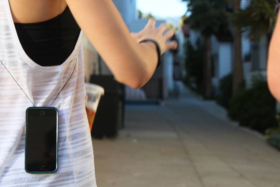 ReelCase's tweet photo. Carry your #phone around your neck or over your shoulder with ReelCase!
https://t.co/cTXB3GyFUp
#iPhone6 #Travel https://t.co/QiOJFgjDc1
