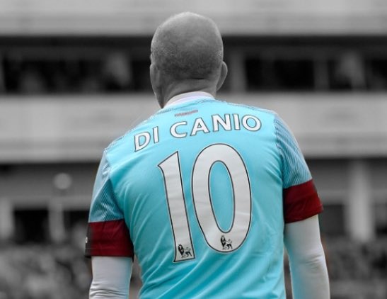 WestHam_Central's tweet photo. Absolute legend. #PDC10 https://t.co/URMDyYqpNm