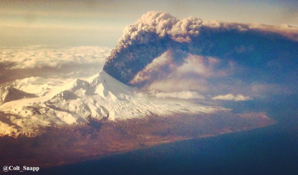 NBCNightlyNews's tweet photo. Alaska's Mount Pavlof spews ash 20,000 feet above the Aleutian Islands. https://t.co/F3wAIuMFk6 #NBCNightlyNews https://t.co/Vy6rMucc6j