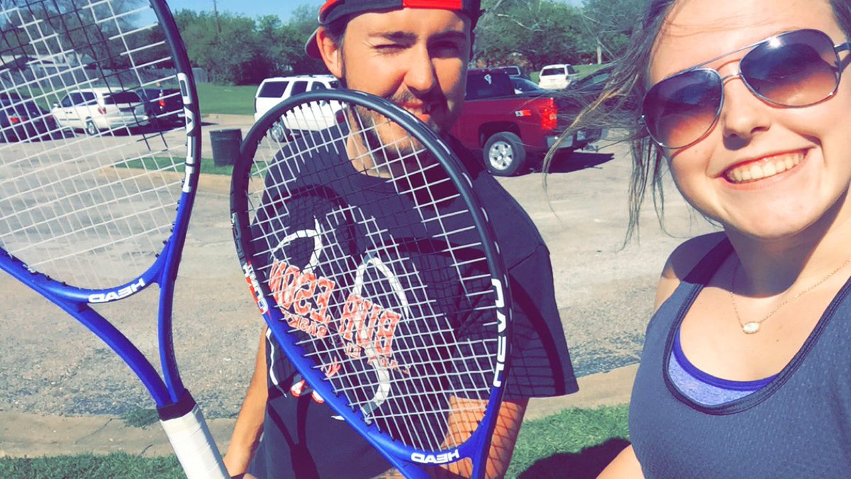 paigenlambert's tweet photo. Me and @LambertGarrett went and played tennis today and I won🙄💁🏻 https://t.co/BwLEOovhcD