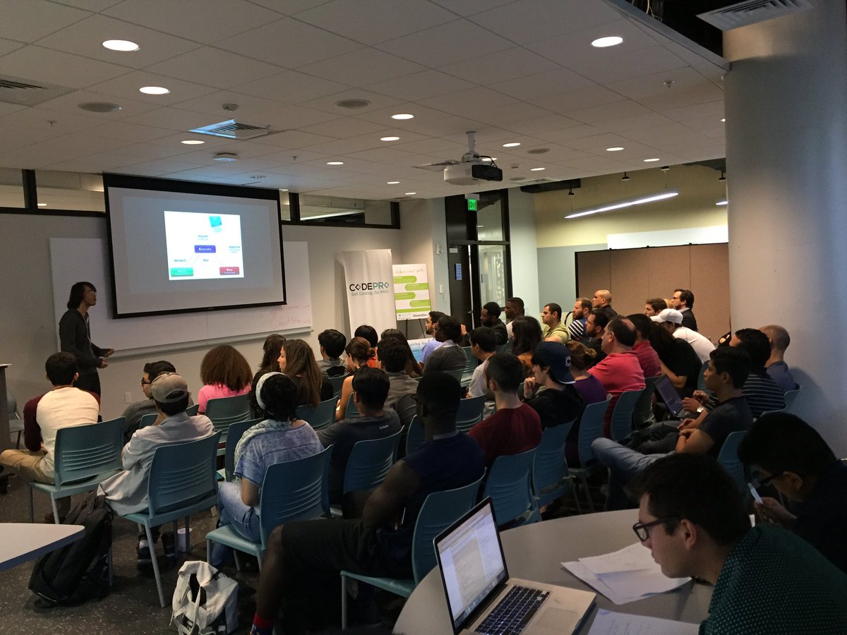 ArturoJReal's tweet image. .@CS50xMiami&apos;s own @DylanTackoor leading the lecture on #PHP and MVC !

#MiamiTech