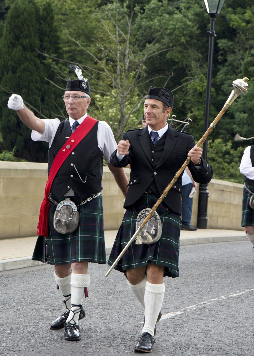 alnwickgazette: Robson Green with Rothbury Highland Pipe Band's David Brown #TalesFromNorth #northeasthour
…