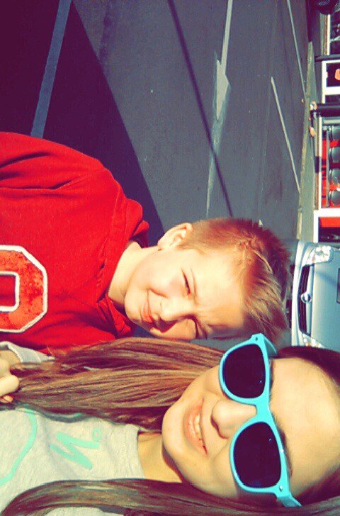 MichelleMP4's tweet photo. Un samedi avec le neveu ! Je t'aime fort #M #10Ans #Neveu #Bonheur 🔐🔐💜💜💜💜💍 https://t.co/ZcIvoWvlM4