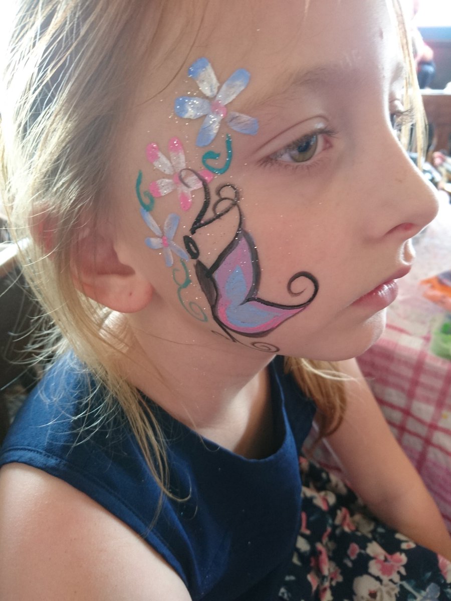 Wickedwrapz's tweet photo. #facepainting #Torquay https://t.co/pfxzTqGas6 https://t.co/zgoT7kZ6jO