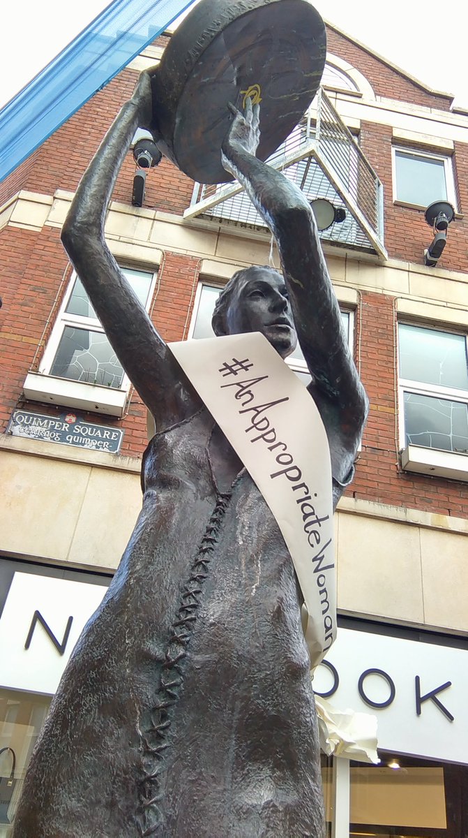 LmkFeminist's tweet photo. #anappropriatewoman has been spotted in #Limerick #repealthe8th @Limerick4Choice @freesafelegal @repealeight https://t.co/UvDSbxmfl8