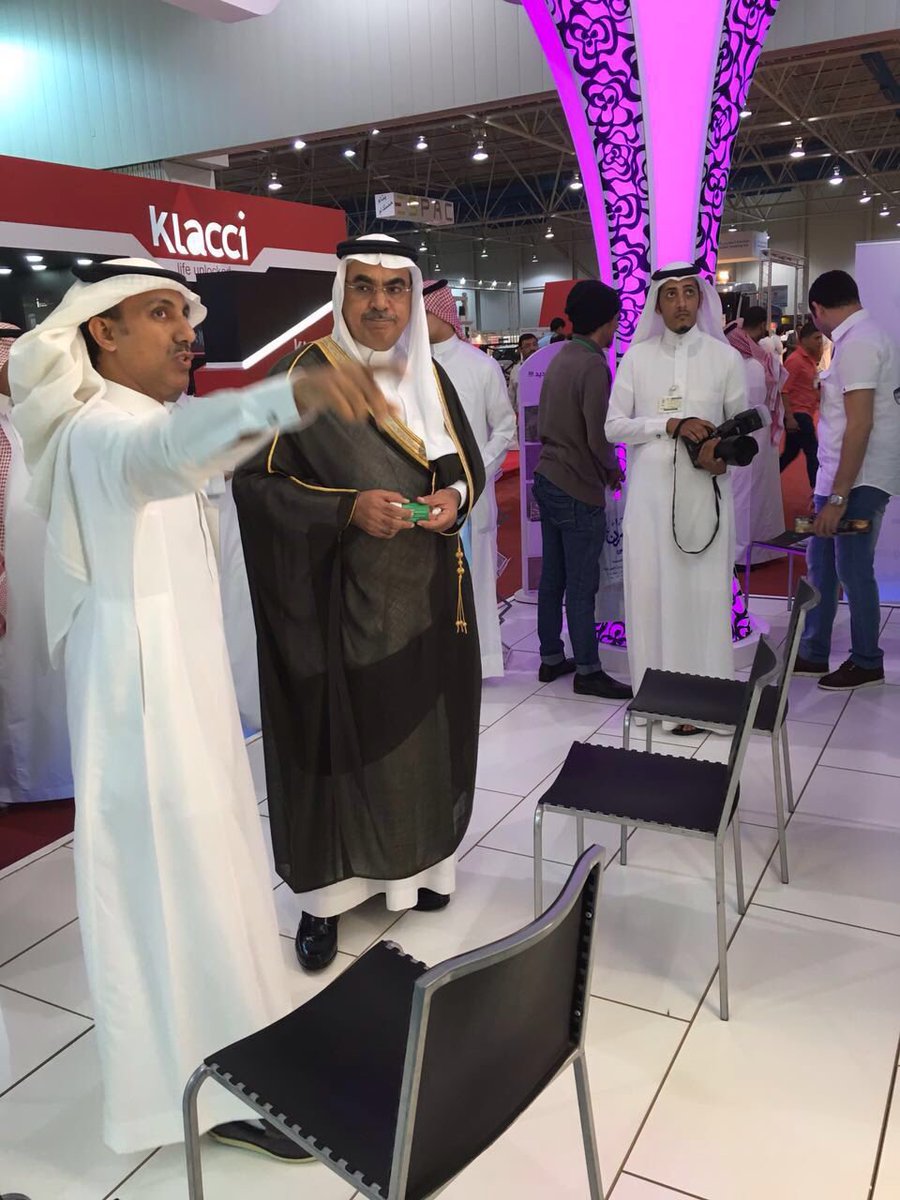 EASTERNCEILINGS's tweet photo. معالي أمين المنطقة الشرقية يزور جناح الأسقف الشرقية المشارك في معرض بيلديكس الدولي بالظهران https://t.co/PV9cUd04gL