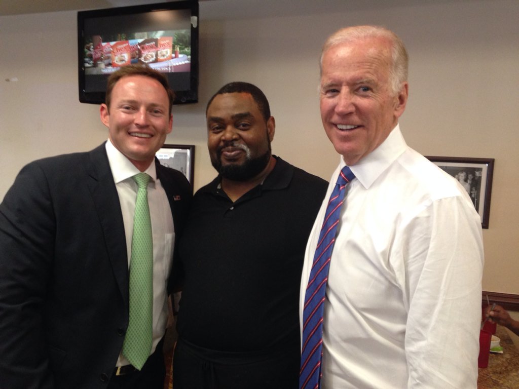 ExploreOvertown's tweet photo. #Miami 's #JacksonSoulFood Welcomes Vice President Biden to #Overtown! #somiami @vp @jacksonDiners @MiamiandBeaches https://t.co/odj1tctFdL