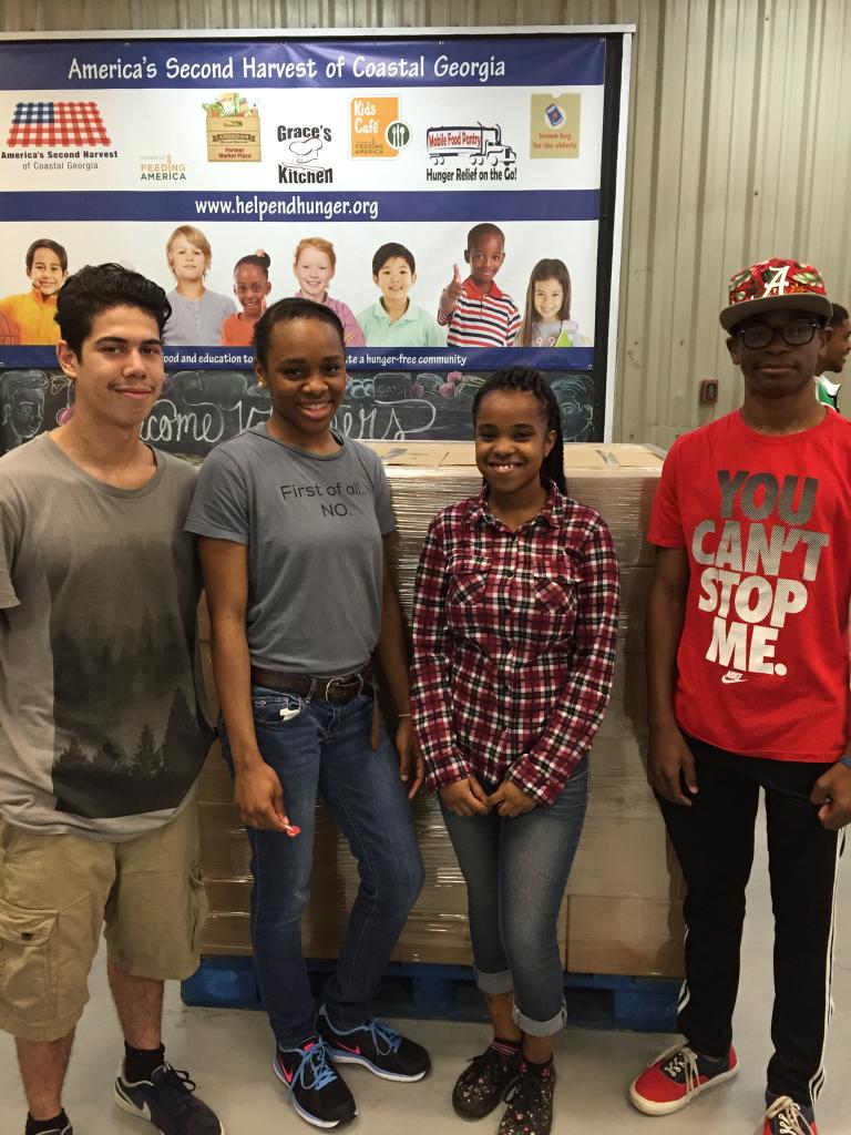 AEBeach_High's tweet photo. @AEBeach_High  4-H club at 2nd harvest volunteer day packed 228 boxes!!! @SCCPSS  Go Bulldogs !! https://t.co/viWepDD0m1