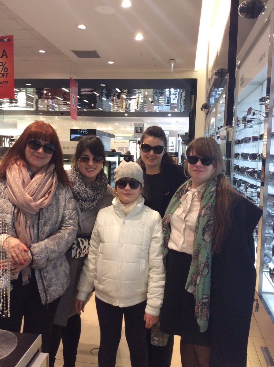 DC8118HoF's tweet photo. #Multisale #sunglasses for all family 🙌🙌
@GavinSGHLondon1 @sgh8371 @catrionacotter @SGHJDunaway https://t.co/eQIEFE3py7