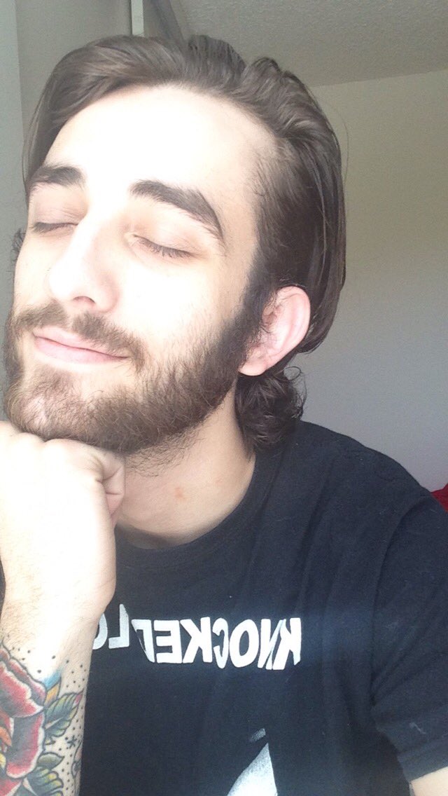 LesbianGoku tweet media