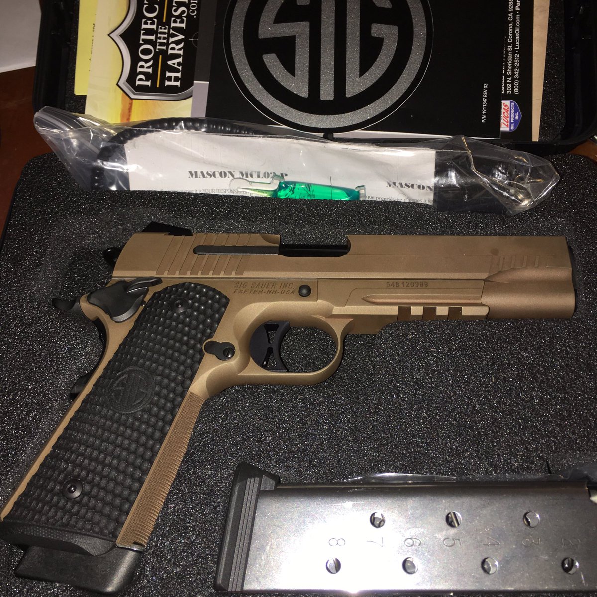 larockus72's tweet photo. @sigsauerinc just got my new ES sad thing was that @Scheels was out of @sigsauerinc swag. Could use a new hat https://t.co/O357Ge1v71