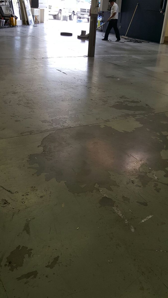 SilverStateFlr's tweet photo. Silver State Floor was at @lvphoto_co over the weekend cleaning, #AcidWashing and polishing #Concrete floors. https://t.co/glUDCRNA4D