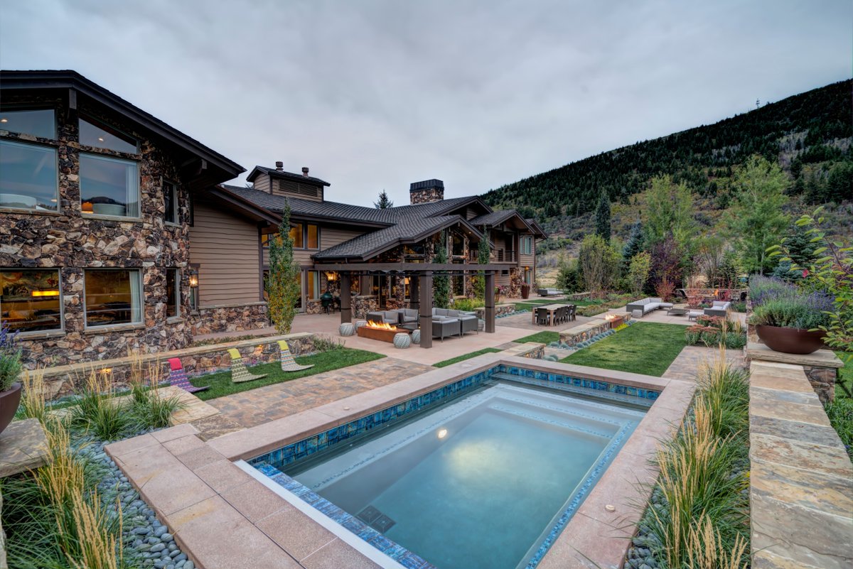 dolphin_pools_'s tweet photo. Another pool we recently finished in #ParkCity UT. Isn't it beautiful?! #PoolSide #LuxuryLifestyle #DolphinPools https://t.co/RJxTSDAoBA