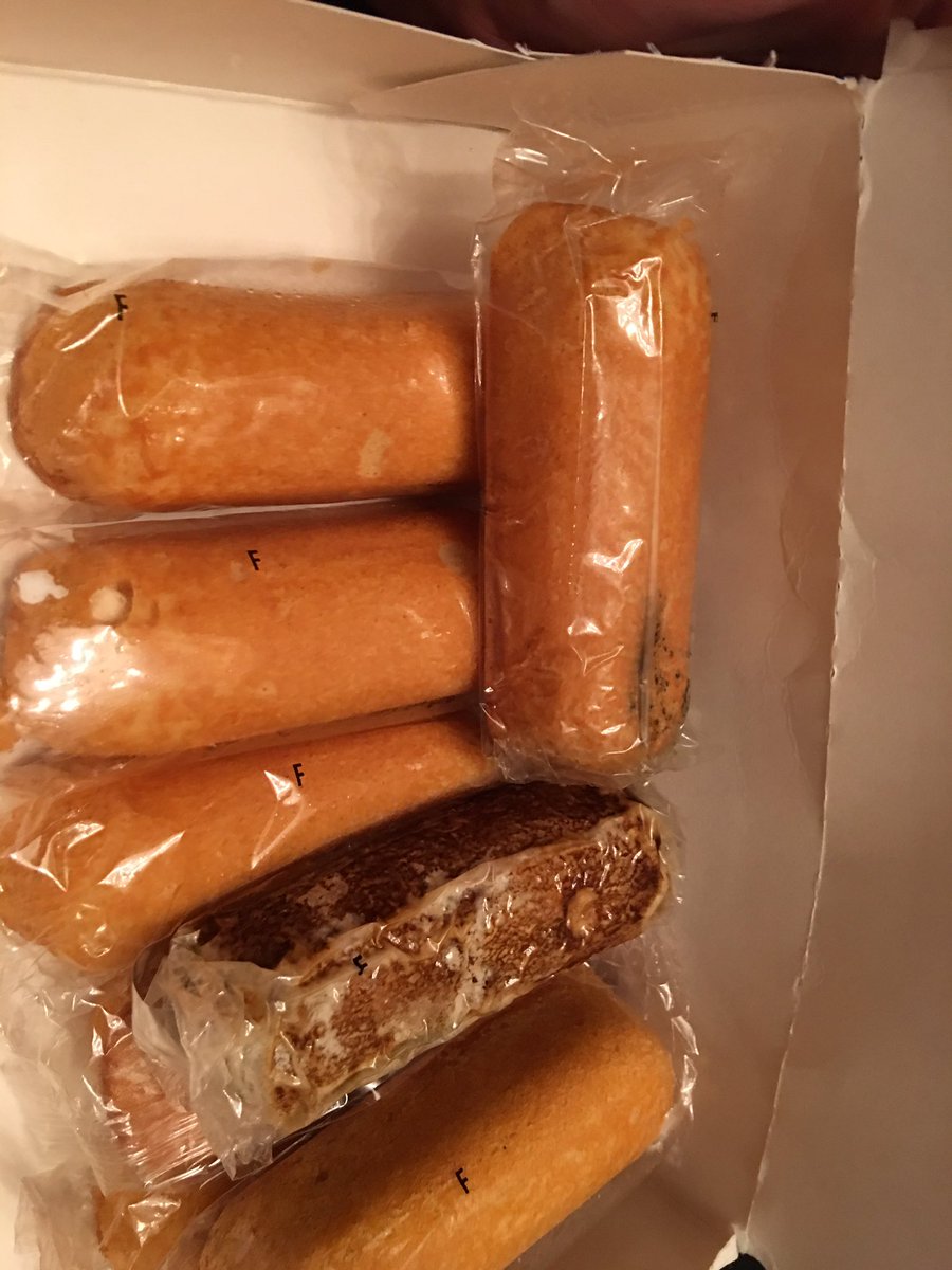 tommytickle_96's tweet image. Bad news Twinkie fans, they don't last for ever! #openedbox #6yearoldtwinkies #twinkies