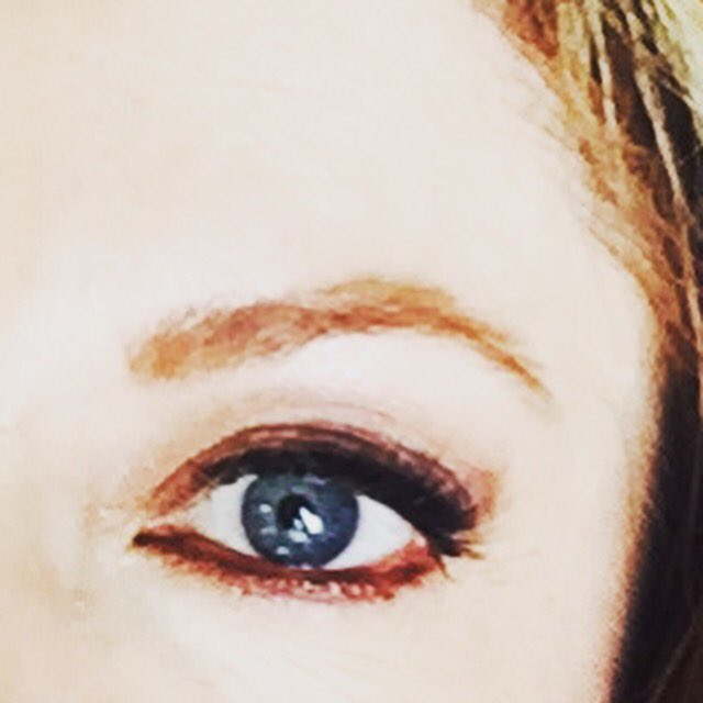 -Felices eran aquellos que vivian dentro del ojo: Una  temerosa esperanza era todo lo que el mundo contenia- Byron