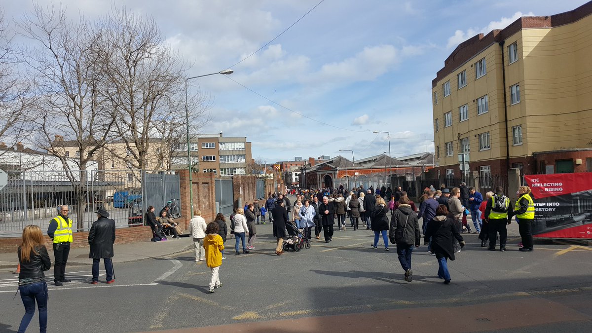 CiaranCuffe's tweet image. When you see car-free streets for #Easter2016 it makes you wonder if we should do this more often...