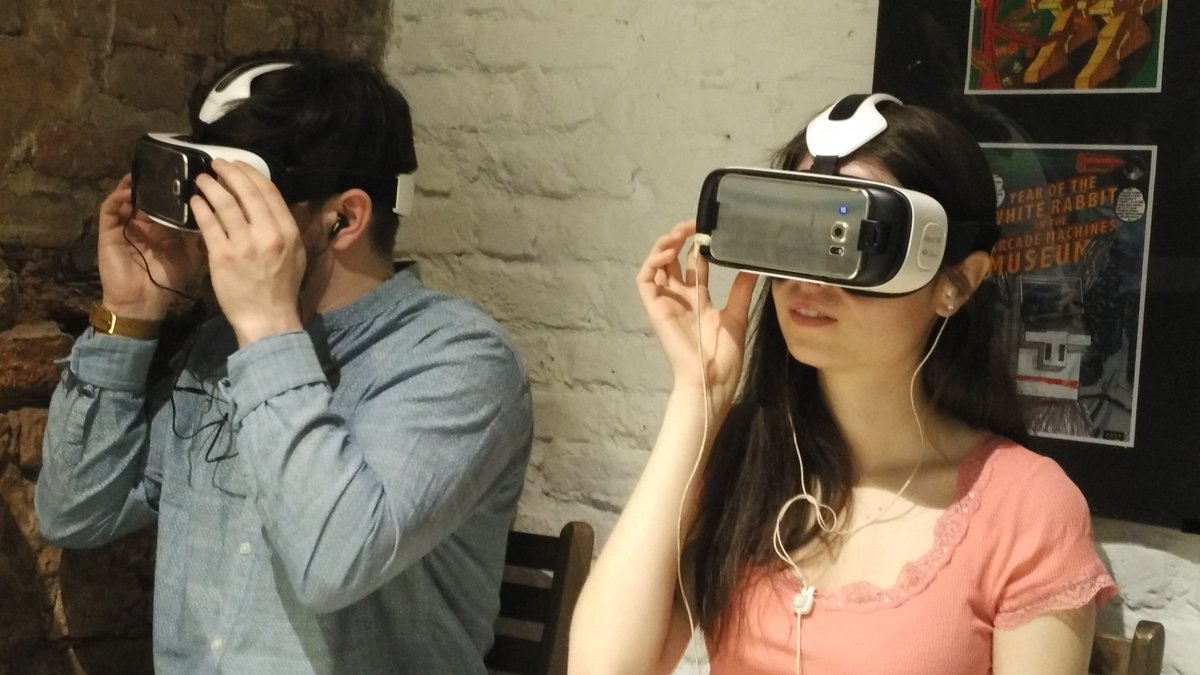 CEREVRUMinc's tweet photo. Our COO Dmitry Kirillov talking about #VR applications at @creativemorning #VREvangelism #LearningInTheMorning https://t.co/k2d5pSsny9