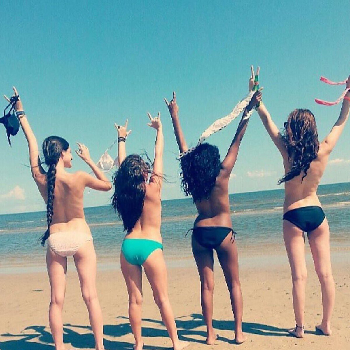 pcb_fessions's tweet photo. #PCB2k16 💃🏽💃🏽💃🏽 https://t.co/8K18KEjtiy