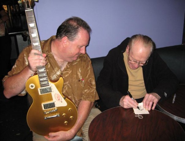 GilWave's tweet photo. My signed, '57 #LesPaul VOS #Goldtop reissue for sale on @reverbdotcom - 

https://t.co/SdF45jRjTa 

#gibson #guitar https://t.co/EBL703RcxK