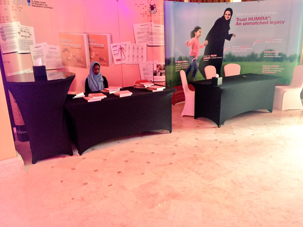 smartmove_ksa's tweet photo. ٦- تم تخصيص ركن لكتاب #skills_in_rheumatology في هذا المعرض @ZCRD_UQU كما تم اهداء المتحدثين نسخ منه موقعه من المؤلف https://t.co/CIsUf5pjda