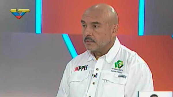 AnonsIron's tweet photo. OYES AL VICEMINISTRO Y TE CONVENCES QUE ESTAMOS EN MANOS DE CRETINOS. #TeamVene10 https://t.co/SSf6NLRYpY
