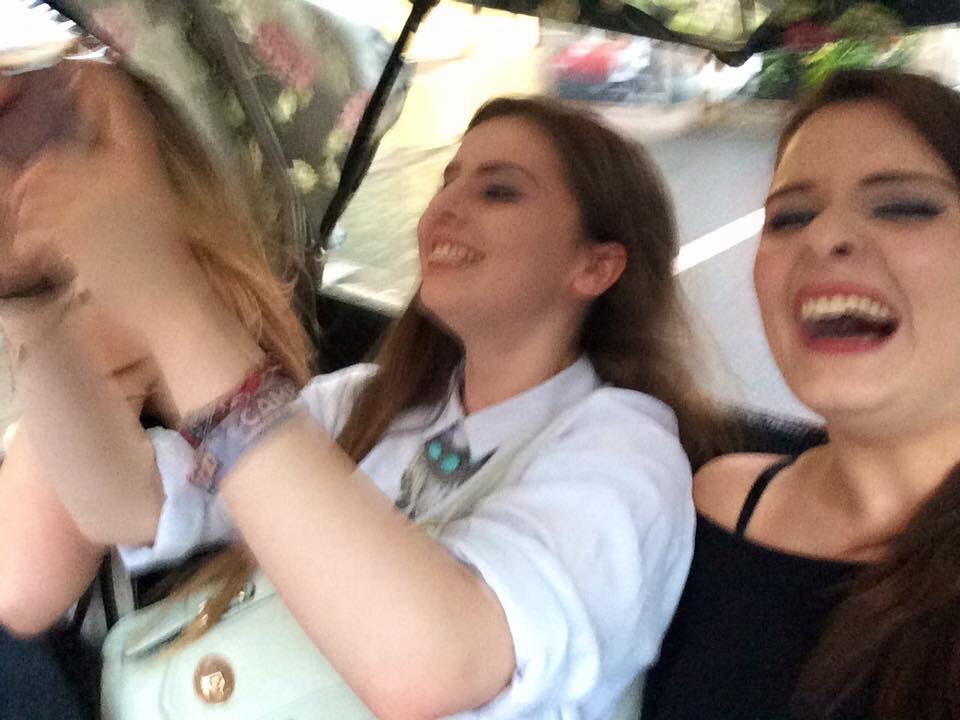 lazwaz_'s tweet photo. found all the pics from edinburgh last summer n I don't think av ever been as happy as I was on this rickshaw https://t.co/4wSekZrXrS
