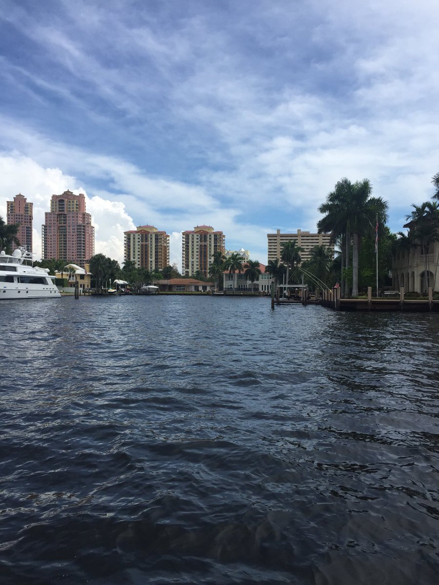 Rvways's tweet photo. #waterfront #FtLauderdale #vacation #rvlife #outdoors #DockLife #yahts #rvways https://t.co/Dgun65bouv