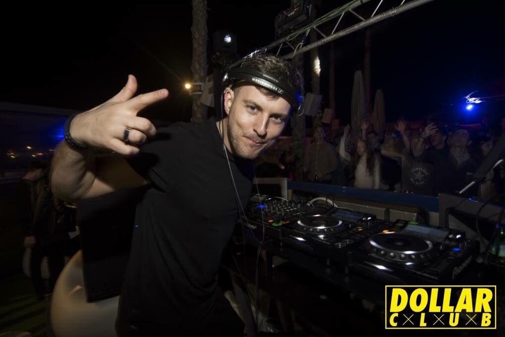 DOLLAR_CLUB_'s tweet photo. Gracias a este puentazo ya estamos recuperados del fiestón del viernes con @dj_dod y pensando en el próximo 😜 https://t.co/Wi0yMnOjeP