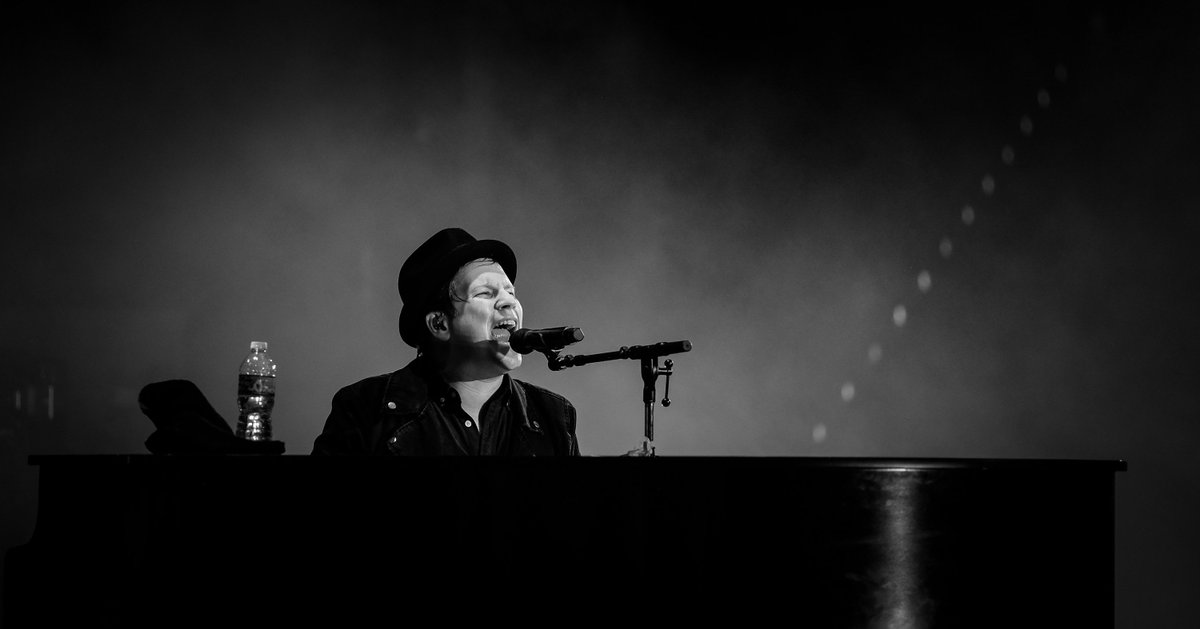 falloutboy's tweet photo. 3.26.16 Irvine, CA @ Irvine Meadows Amphitheatre 

#WINTOURISCOMING

Photos by Justin Segura https://t.co/oGiClf57Ay