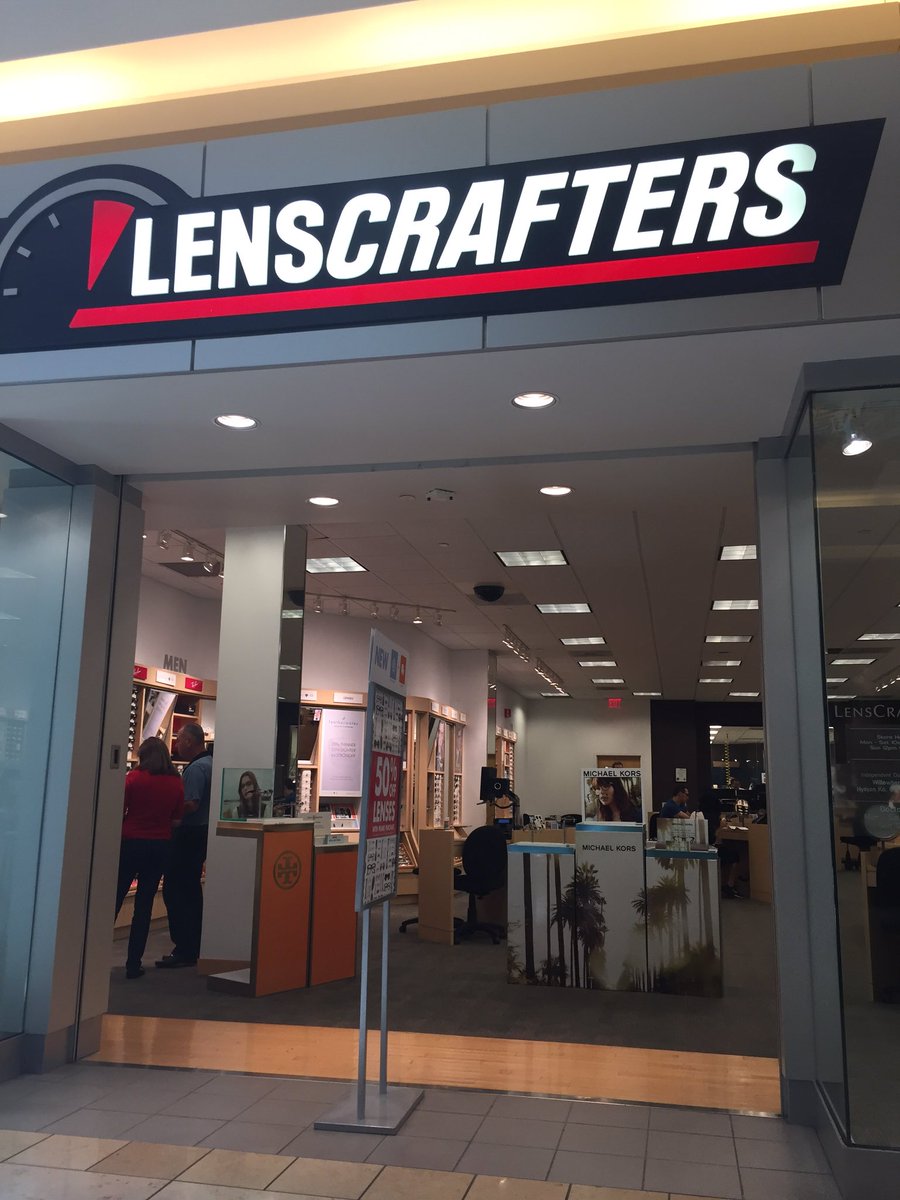 ACImageConsults's tweet photo. Spending some time at the old #LensCrafters helping a friend pick out some new frames. #FashionStylist #getmodern https://t.co/94YveYvPWJ