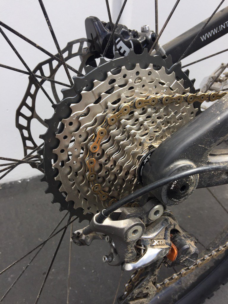 BrianLopes's tweet photo. My legs r going to be more happy w/ this 42t rear I think.  34/40 on my 29'r means no easy ride in LAGUNA #xtshimano https://t.co/7e09fugkYq
