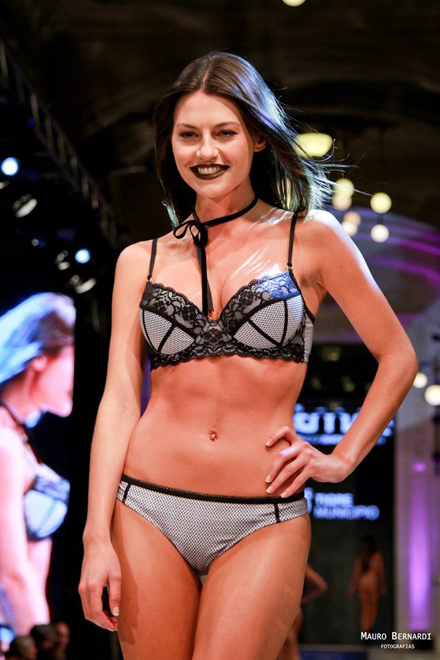 dannu66's tweet photo. @TainaLaurinoF @sofiju @FlorViterbo #Beauty #Model #TigreModaShow #MauroBernardi https://t.co/lFQca1BL39
