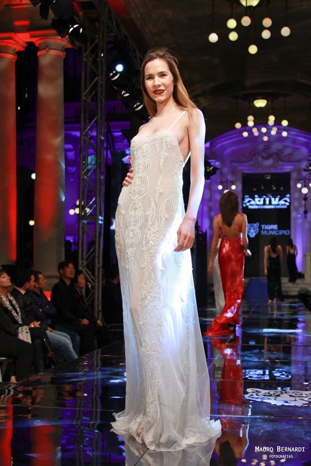 dannu66's tweet photo. @elinafernandezf #DivineBeauty #Model #TigreModaShow #MauroBernardi https://t.co/7hKX5UnGJz