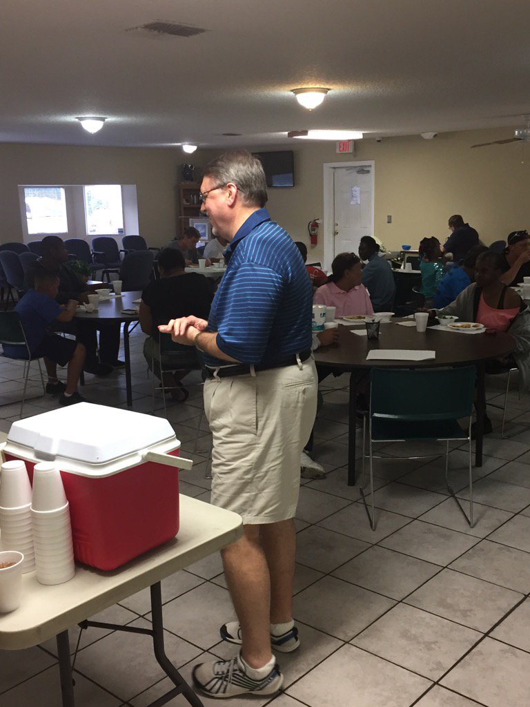 Jeffoverton1's tweet photo. On mission at the Hope House!  #FBFirst2016 https://t.co/kRoRfWE0xt