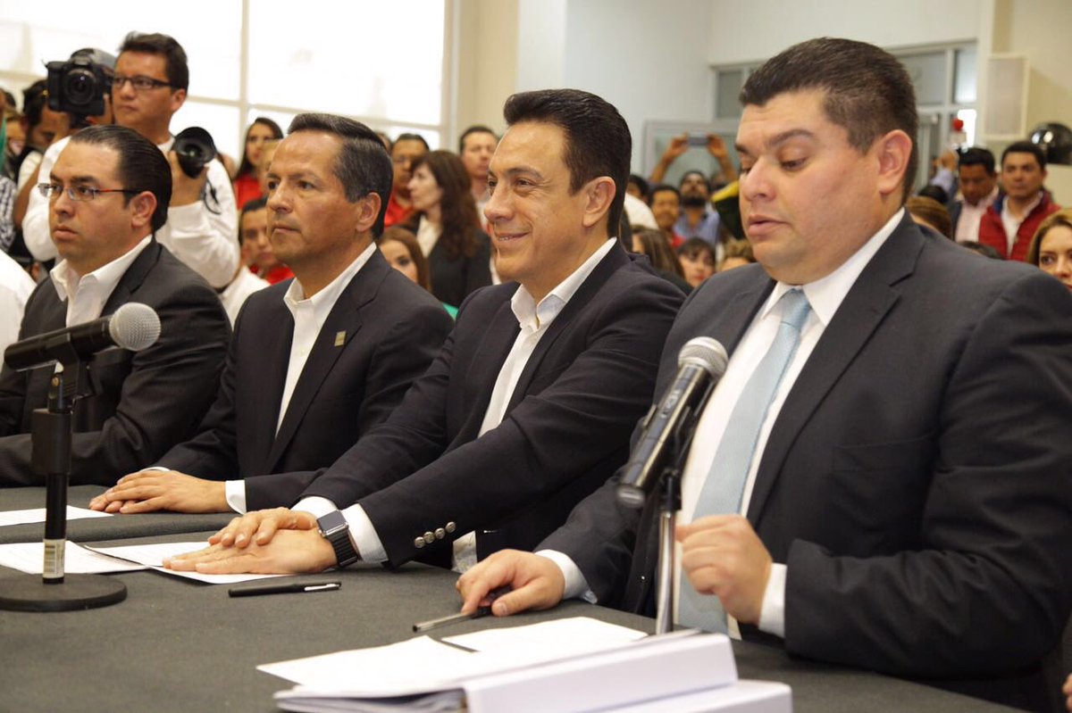 Obtiene registro Omar Fayad como candidato a gobernador en Hidalgo - CeqkfLbWQAAFjhg