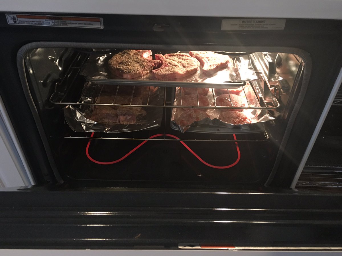 inked_PO's tweet photo. Meal prepping for M because I'm awesome https://t.co/eoGzIwpMRq