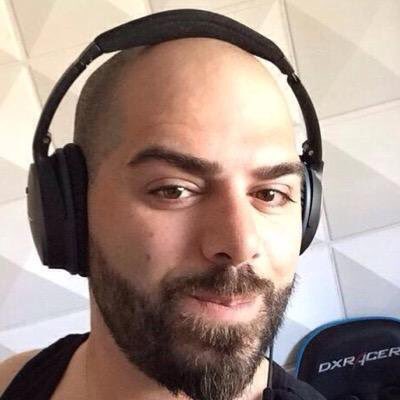 Texzl's tweet image. RT for this piece of chicken.         LIKE for keemstar.