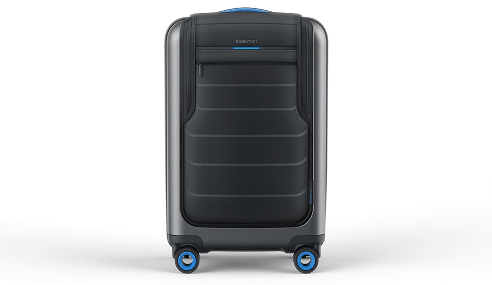 Hardys_Hero's tweet photo. Love #Travel? Last week to enter WIN a .@Bluesmart app-connected suitcase https://t.co/LgXQA1pqtC #TravelTuesday https://t.co/fwGc1kBT57
