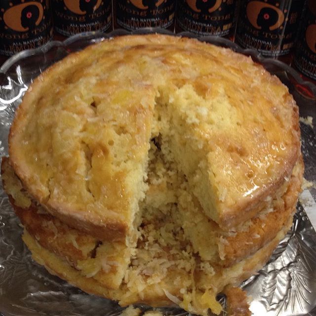 cakeorito's tweet photo. Pineapple Cake &amp; Iced Tea #CakeO #WongTong #IcedTea #CakeOrito #NaturalSpringWater https://t.co/li5MMeW9Tf