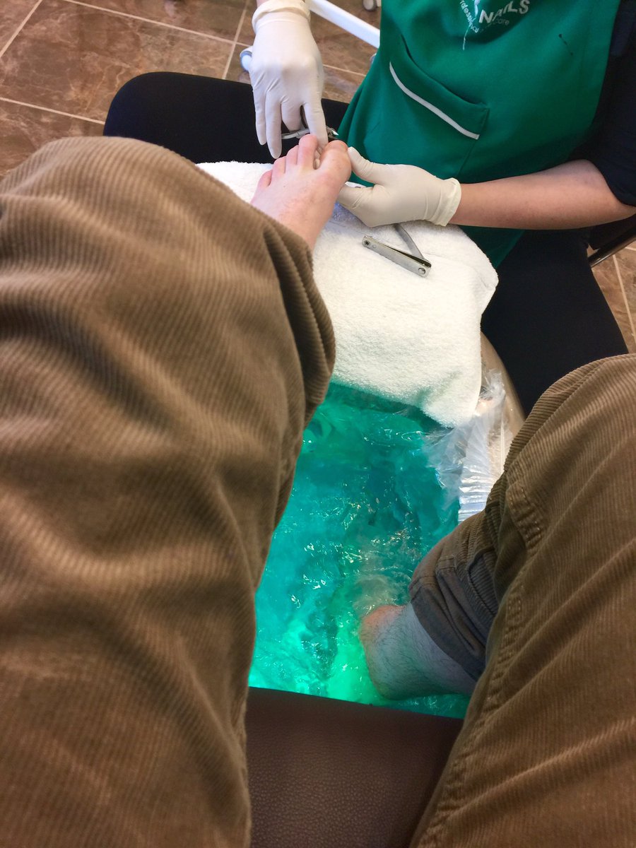 All about that Monday evening post toke pedicure. Gotta keep the feet tight and right. Will I ever not be ticklish?