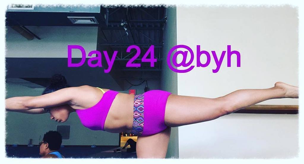 MeditationStars's tweet photo. Day 24 @bikramyogaharlem with standing stick pose! #stickpose #26postures #onziegear #bikr… https://t.co/BAzVJ99Td6 https://t.co/kit6KpuQYw