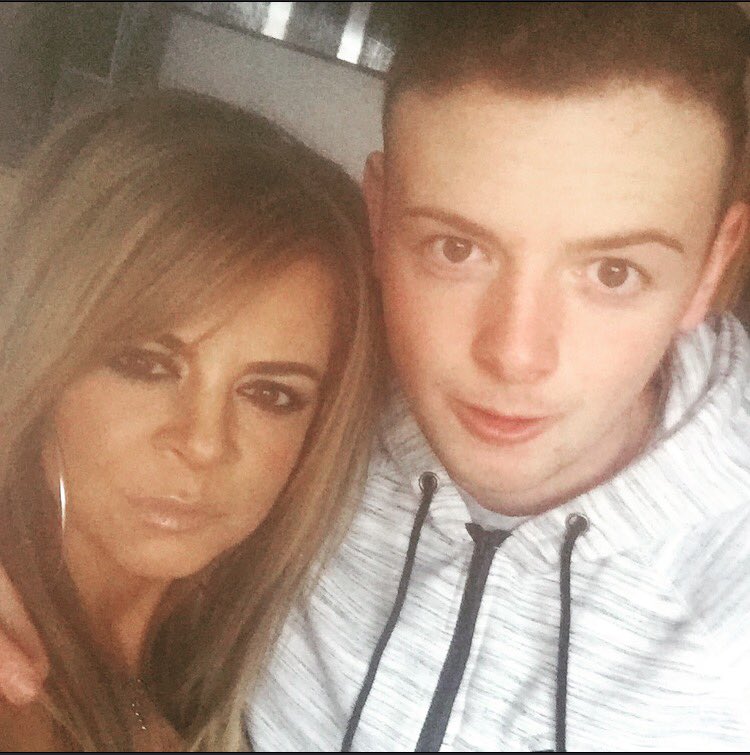 NickyMorris15's tweet photo. @Josh_Morris09 so nice to see you over the holidays #missyoualready #eastersurprise #son #hategoodbyes https://t.co/GX4GikiMwA