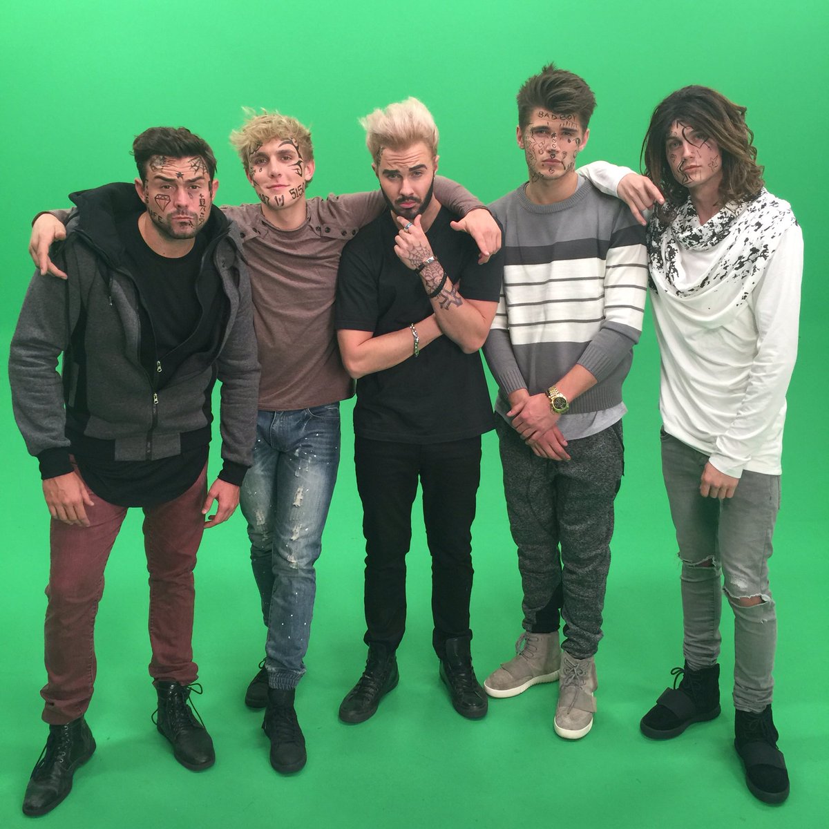 BartBaker's tweet photo. Y'all ready? PILLOWTALK PARODY in less than 2 weeks! @ImJakePaul @NeelsVisser1 @Twankuyper @alex_farnham 😘 https://t.co/uMBpcSFUni