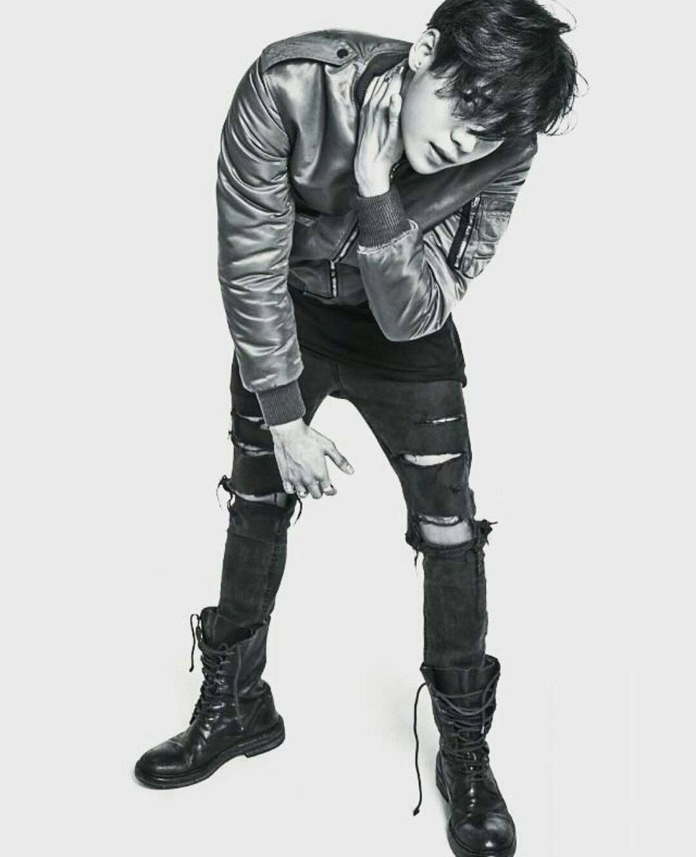 MinHo93_Song's tweet photo. Happy Birthday dude xV @1ONE__JJW 
Wish the best for you and Good luck for SMTM5 xD https://t.co/VLXoLbtvWr