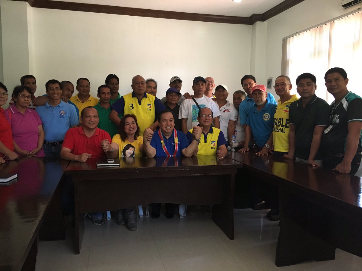 DickGordonDG's tweet photo. Marami pong salamat, Mayor Sophie at Mayor Peter! https://t.co/1uRaE3NgcS