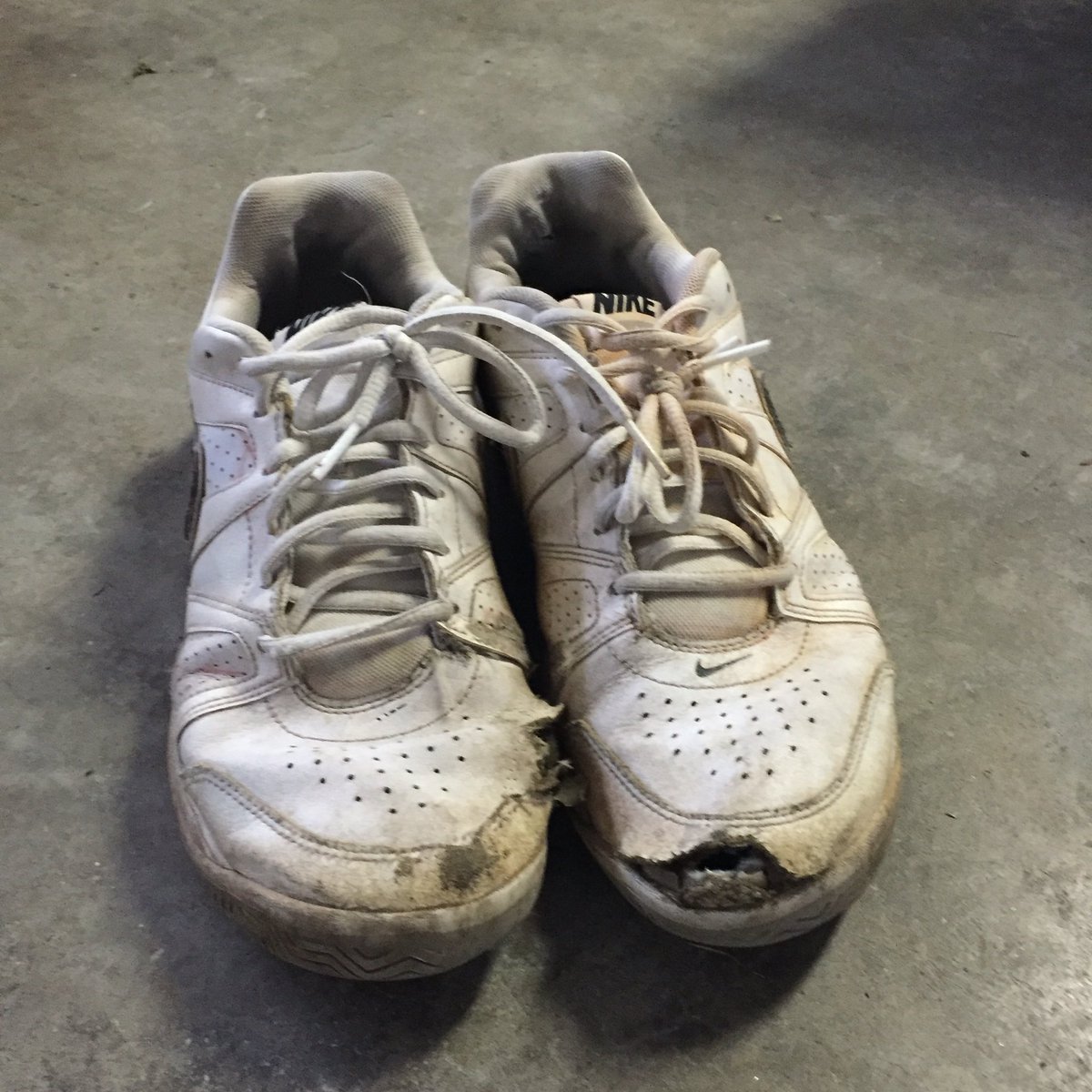 BigLebedzinski's tweet photo. Selling my Nike Air Max Dad 6's. Slightly used. I want $150 for them. https://t.co/lAcSmZHGFS