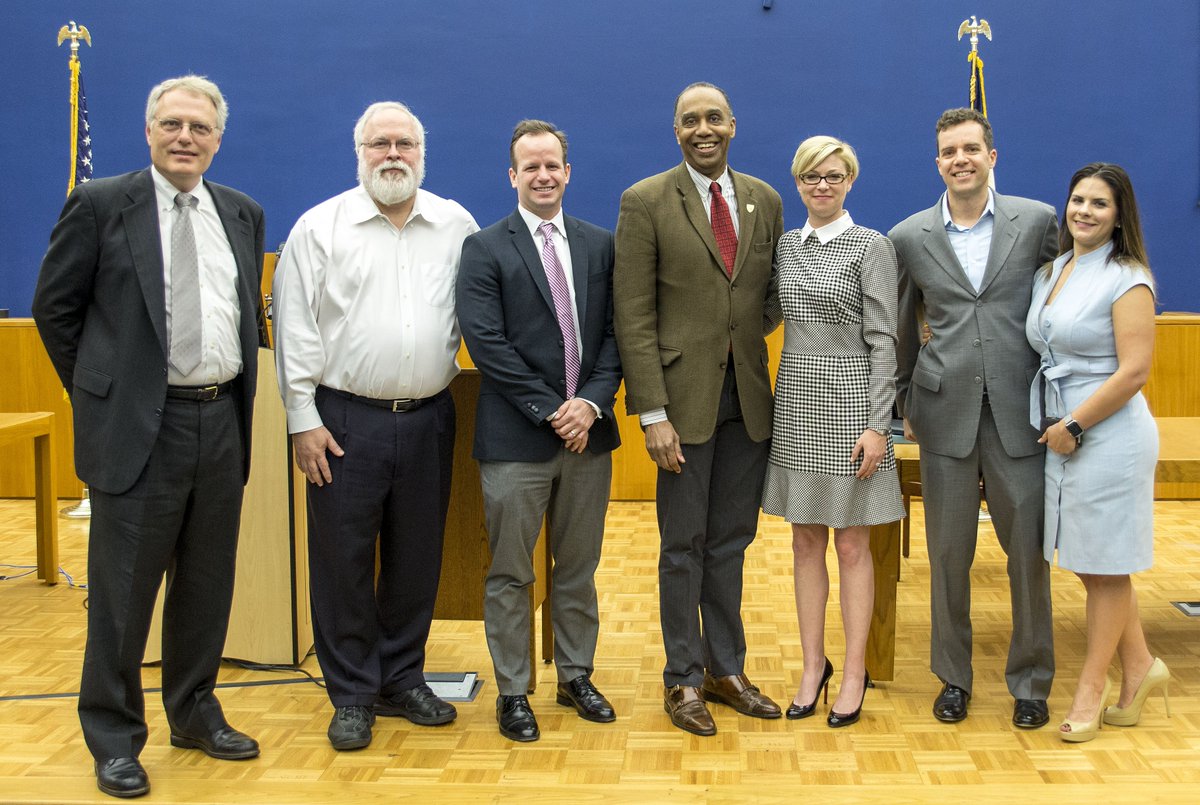 Leonard Baynes tweet media