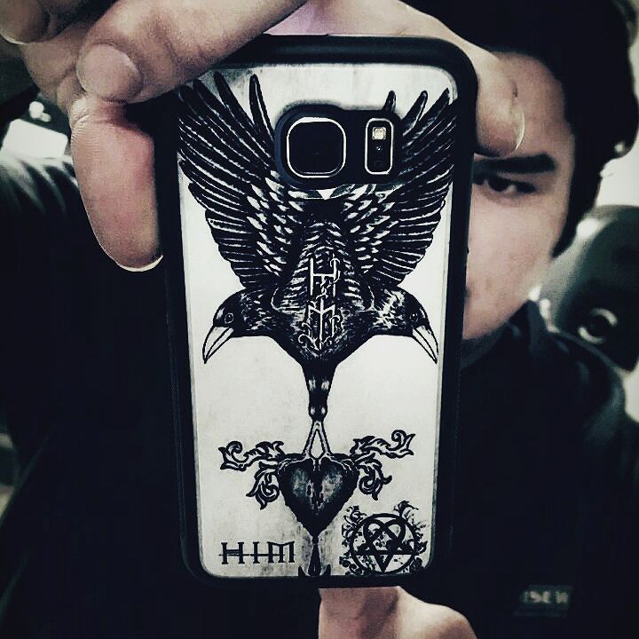 Kasecode's tweet photo. Dark Raven PhoneCase #phoneface #iphonecase #kasecode #caselover #caselove #smartphonecase #smartphone #dresscode https://t.co/BMynVwjB03