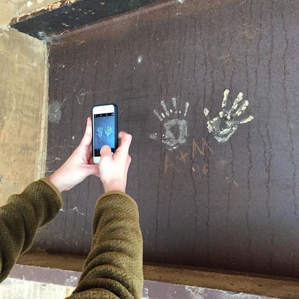 thisamericanfox's tweet photo. Ancient #petroglyphs! 💮🔆🌀(#Pictographs?) #idontknowthedifference #escalante #utah #utahgra… https://t.co/XelPlEd93g https://t.co/bPhsmAXNgk