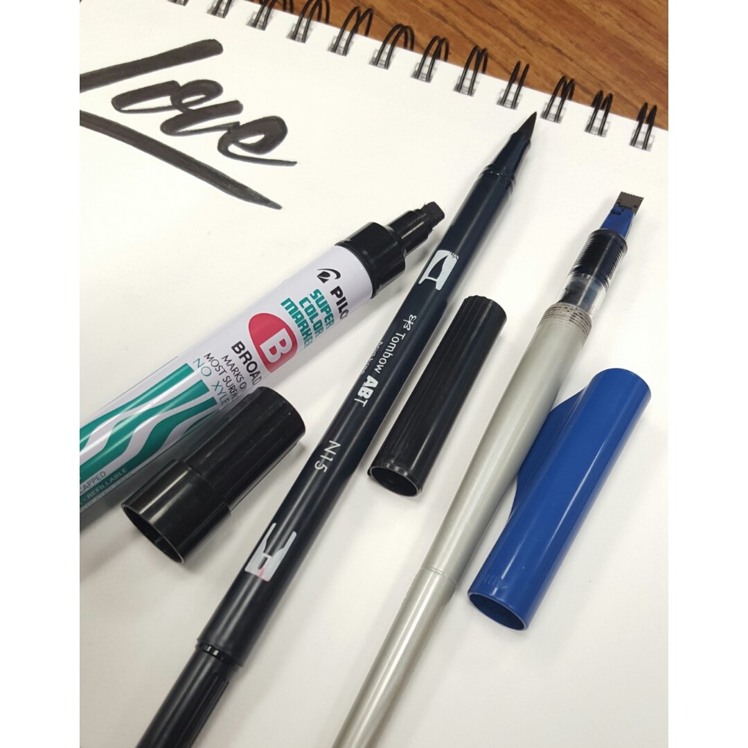 hopelives100's tweet image. Current tools on rotation.✒ #pilotSupercolor #tombow #pilotParallel #HopeLives